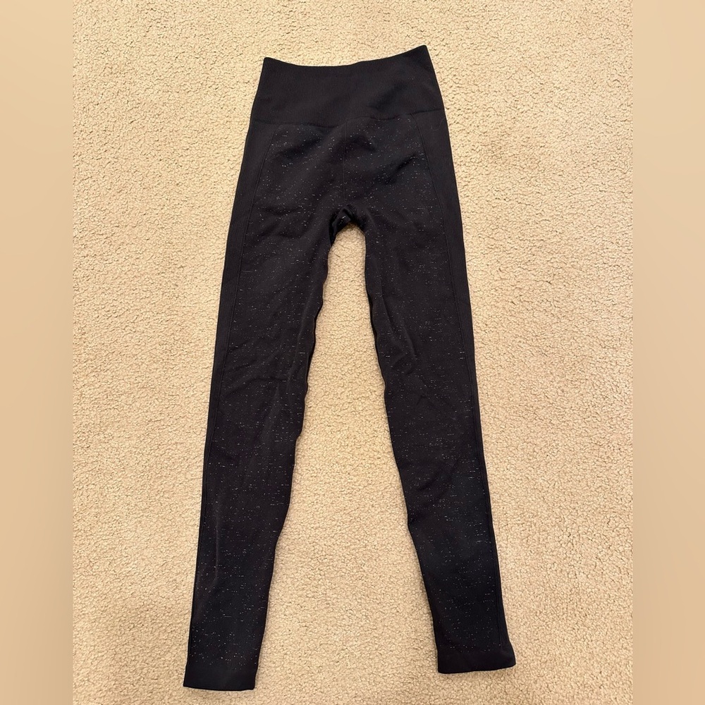 Lululemon Black with flecks Leggings size XS EUC
